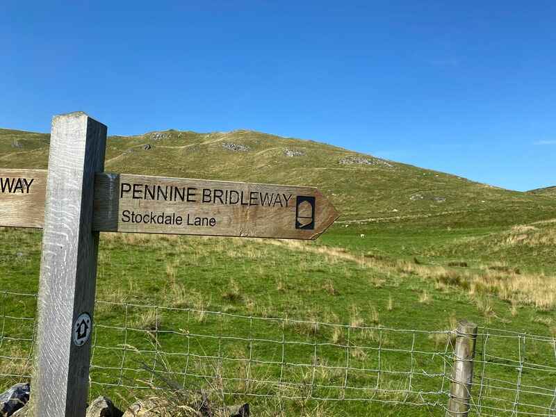 Signpost Stockdale Lane